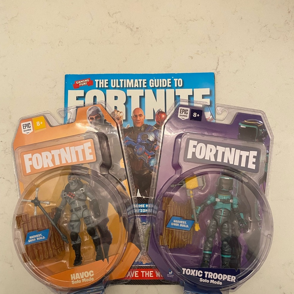Fortnite Havoc & Toxic Trooper Figures - Black and Green